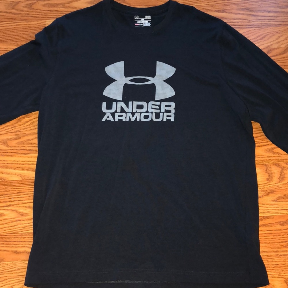 Long sleeve Black Under Armour shirt